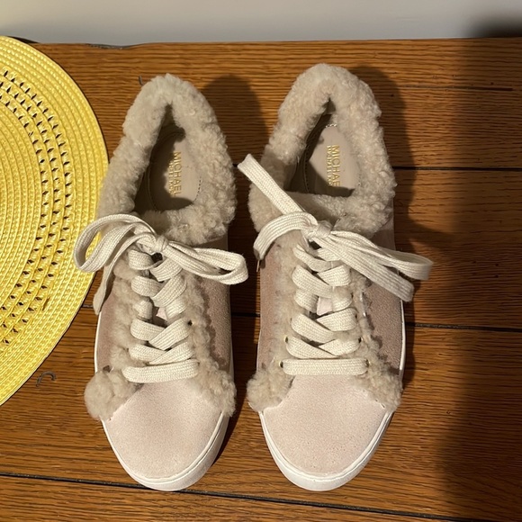 Michael Kors Sneakers, Size 6 - Picture 2 of 10